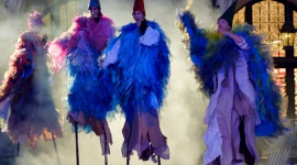 Teatr uliczny powraca na plac Jana Nowaka-Jeziorańskiego LIFESTYLE, Teatr - „Zapach czasu” to poetycka impresja teatralna odwołująca się do świata dziecka i już w najbliższą sobotę (2 czerwca) zostanie zaprezentowana widzom na placu przed Galerią Krakowską.